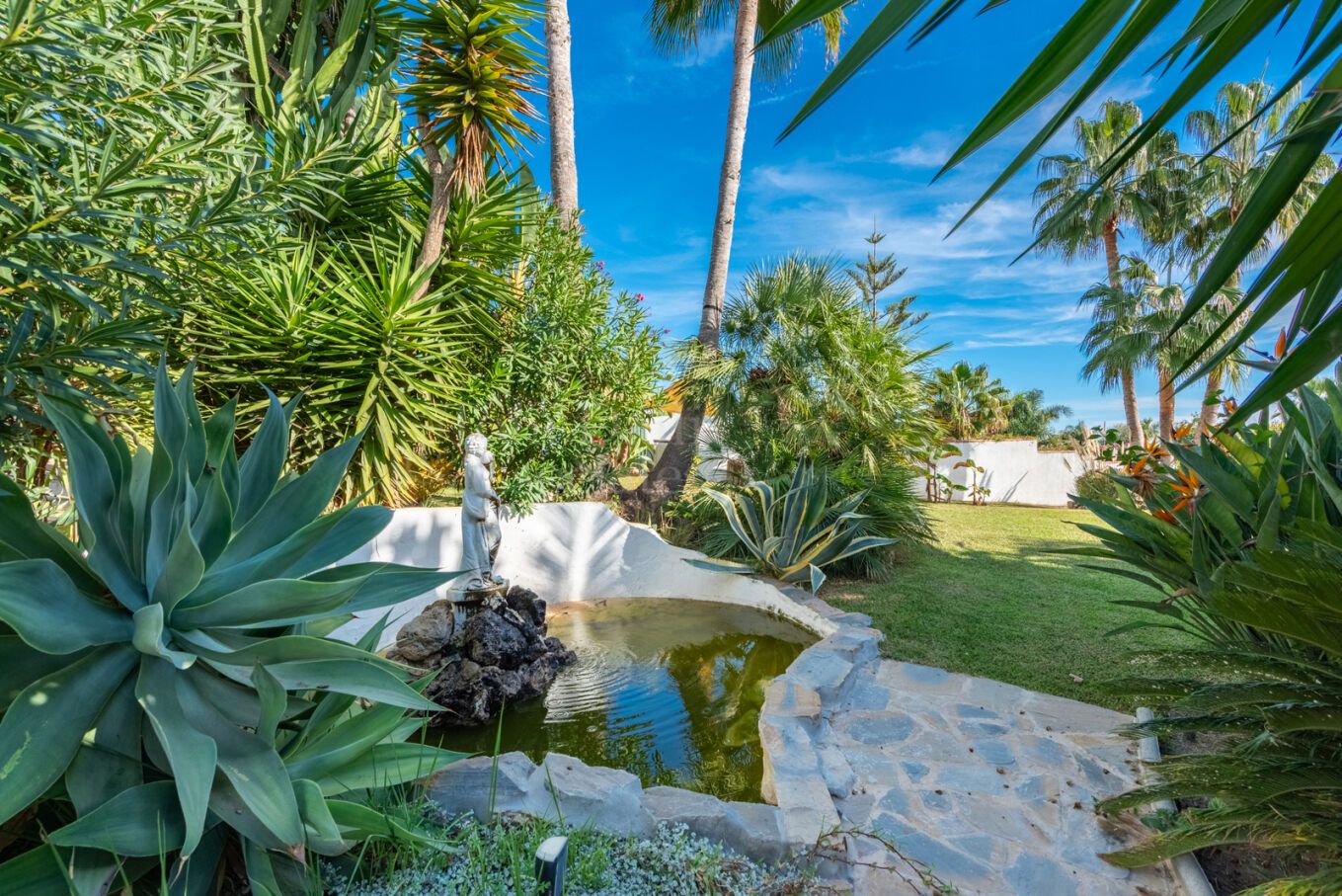 Villa in El Real Panorama, Marbella