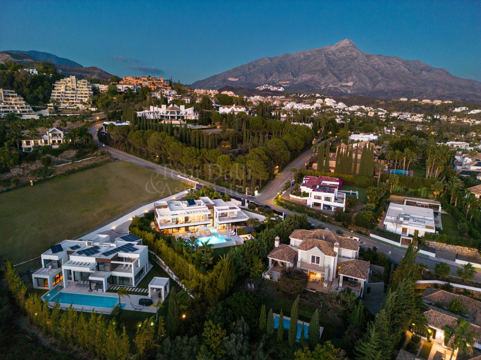 Villa in La Cerquilla, Marbella