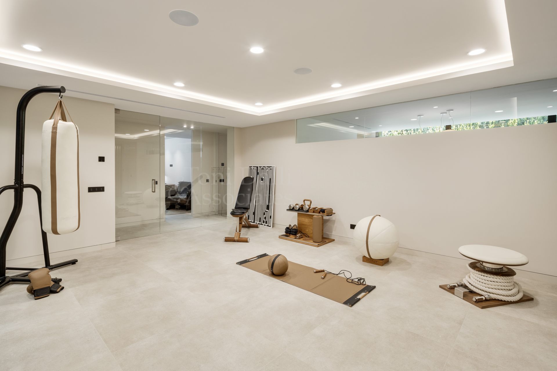 Villa in La Cerquilla, Marbella