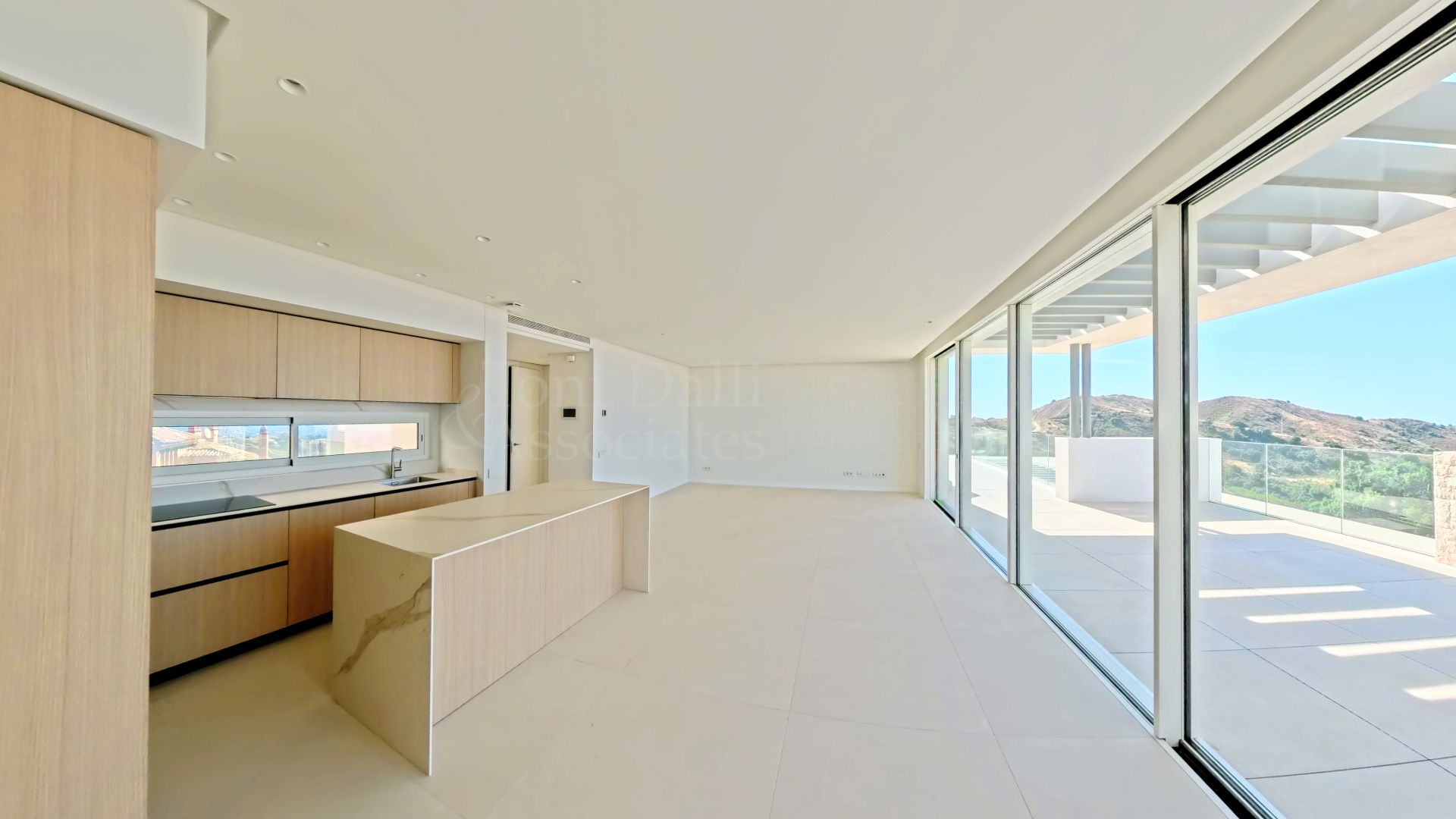 Ground Floor Apartment in La Mairena, Marbella