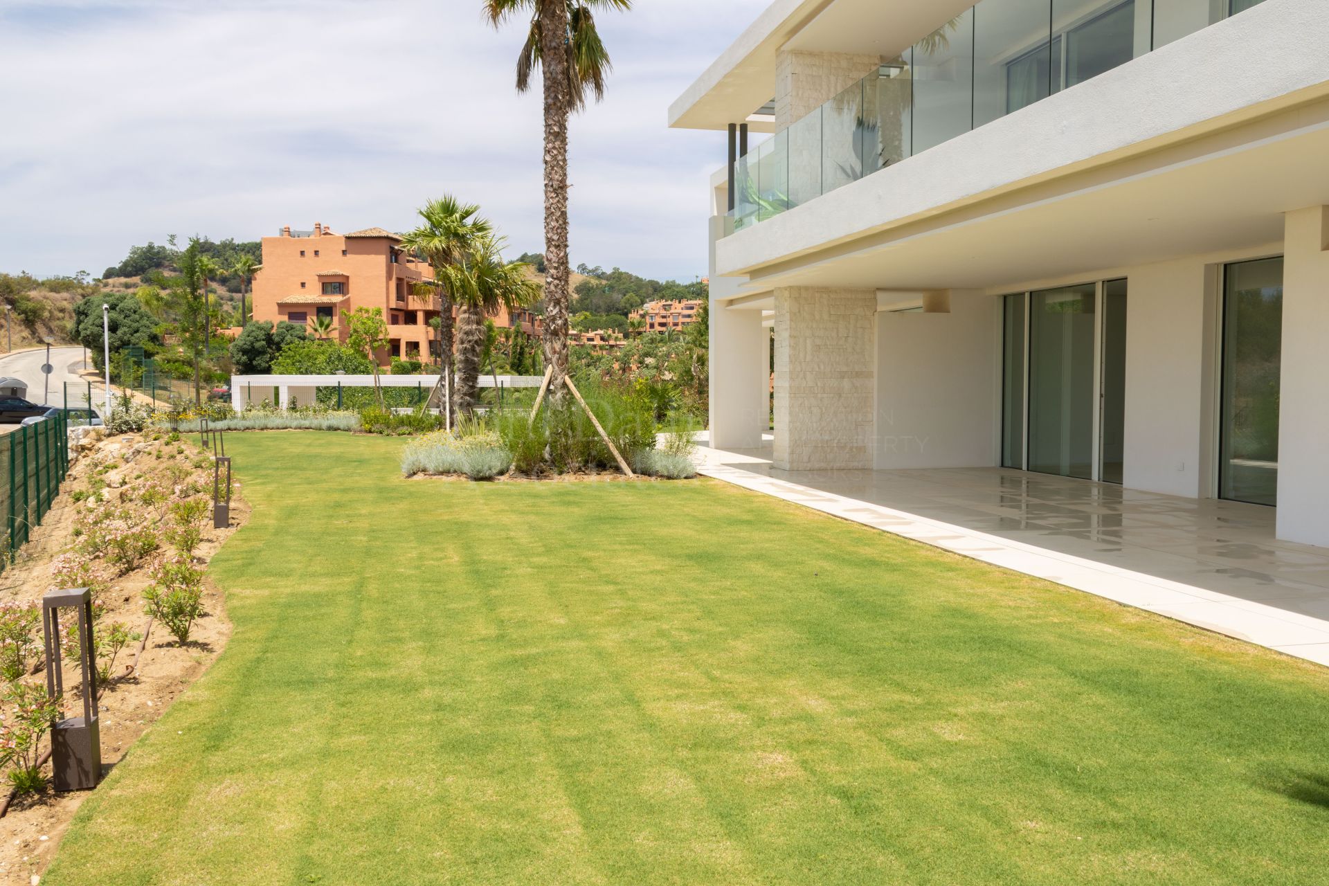 Ground Floor Apartment in La Mairena, Marbella
