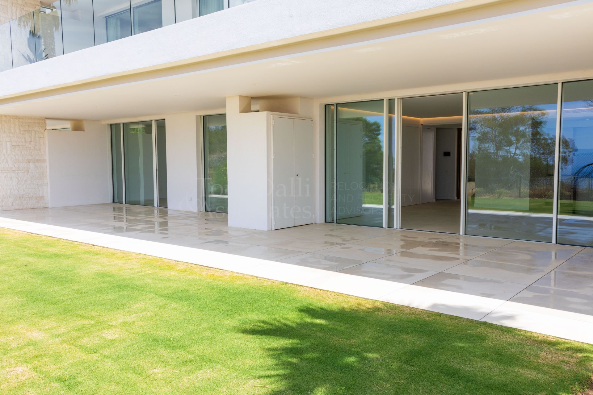 Ground Floor Apartment in La Mairena, Marbella