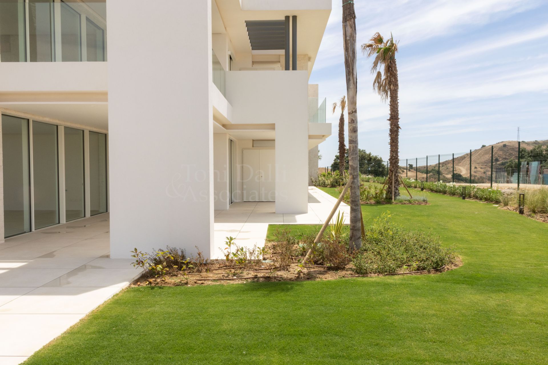 Ground Floor Apartment in La Mairena, Marbella