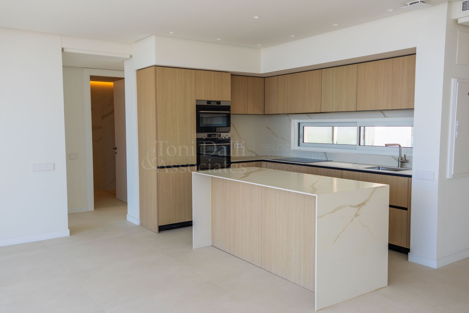 Ground Floor Apartment in La Mairena, Marbella