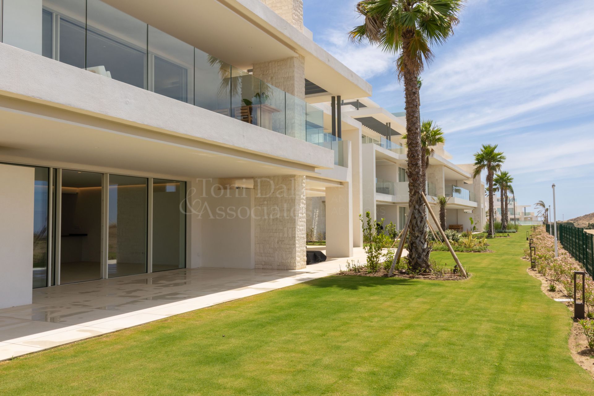 Ground Floor Apartment in La Mairena, Marbella