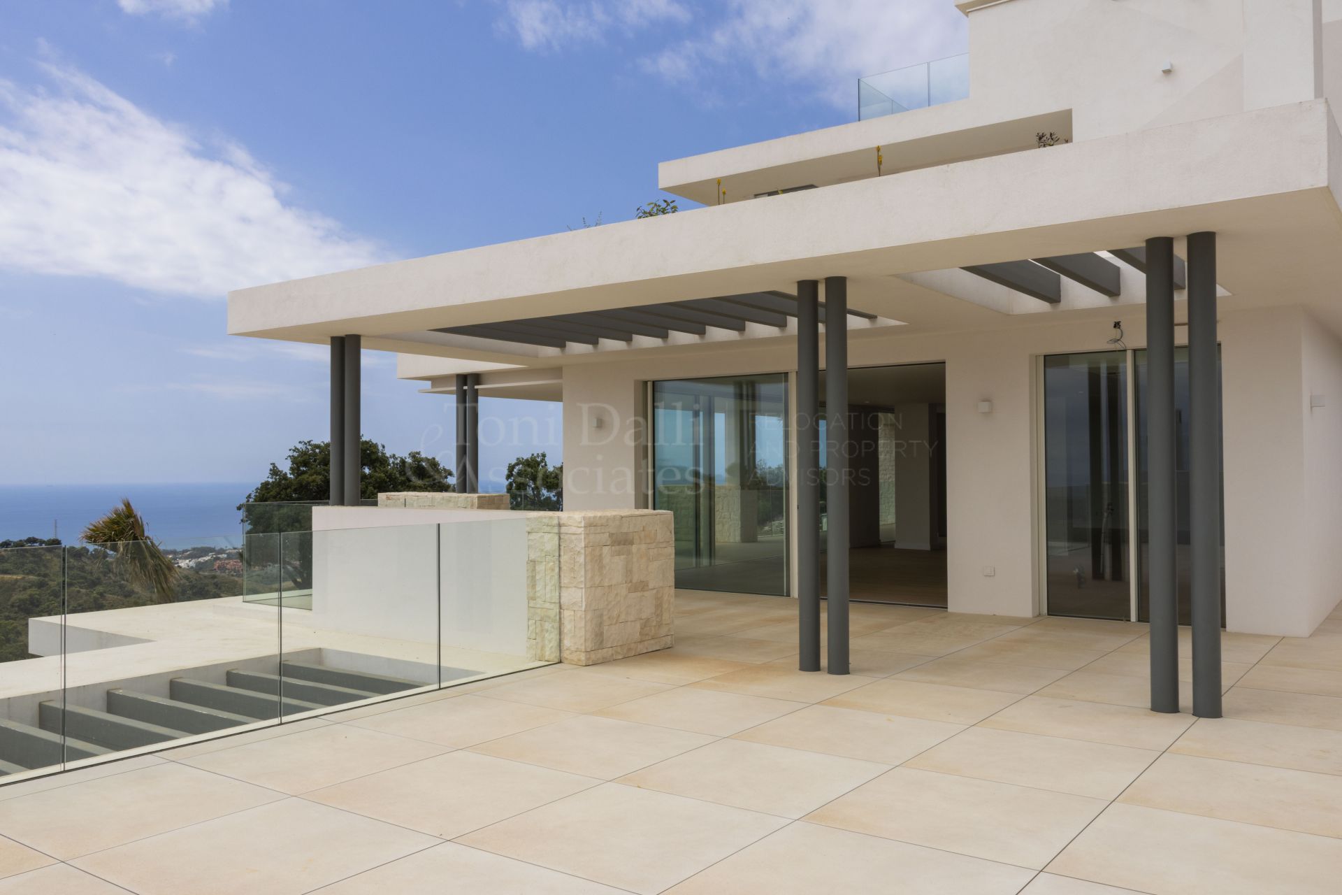 Ground Floor Apartment in La Mairena, Marbella