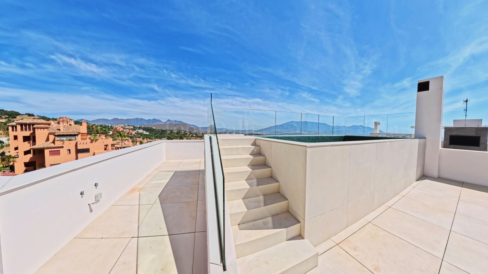 Ground Floor Apartment in La Mairena, Marbella