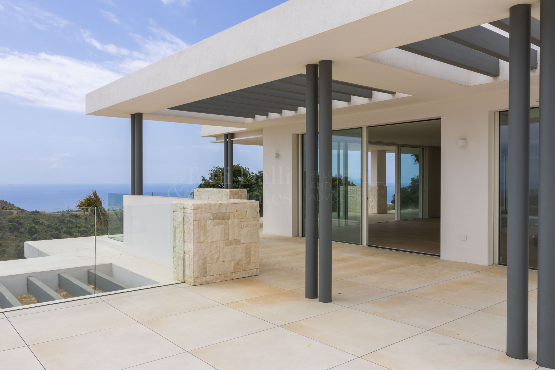 Ground Floor Apartment in La Mairena, Marbella
