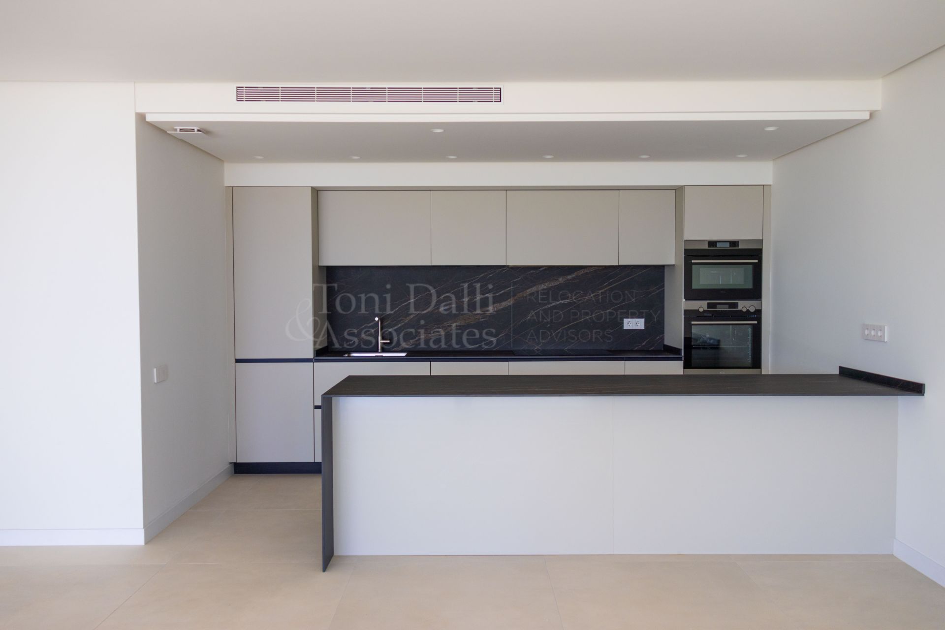 Ground Floor Apartment in La Mairena, Marbella