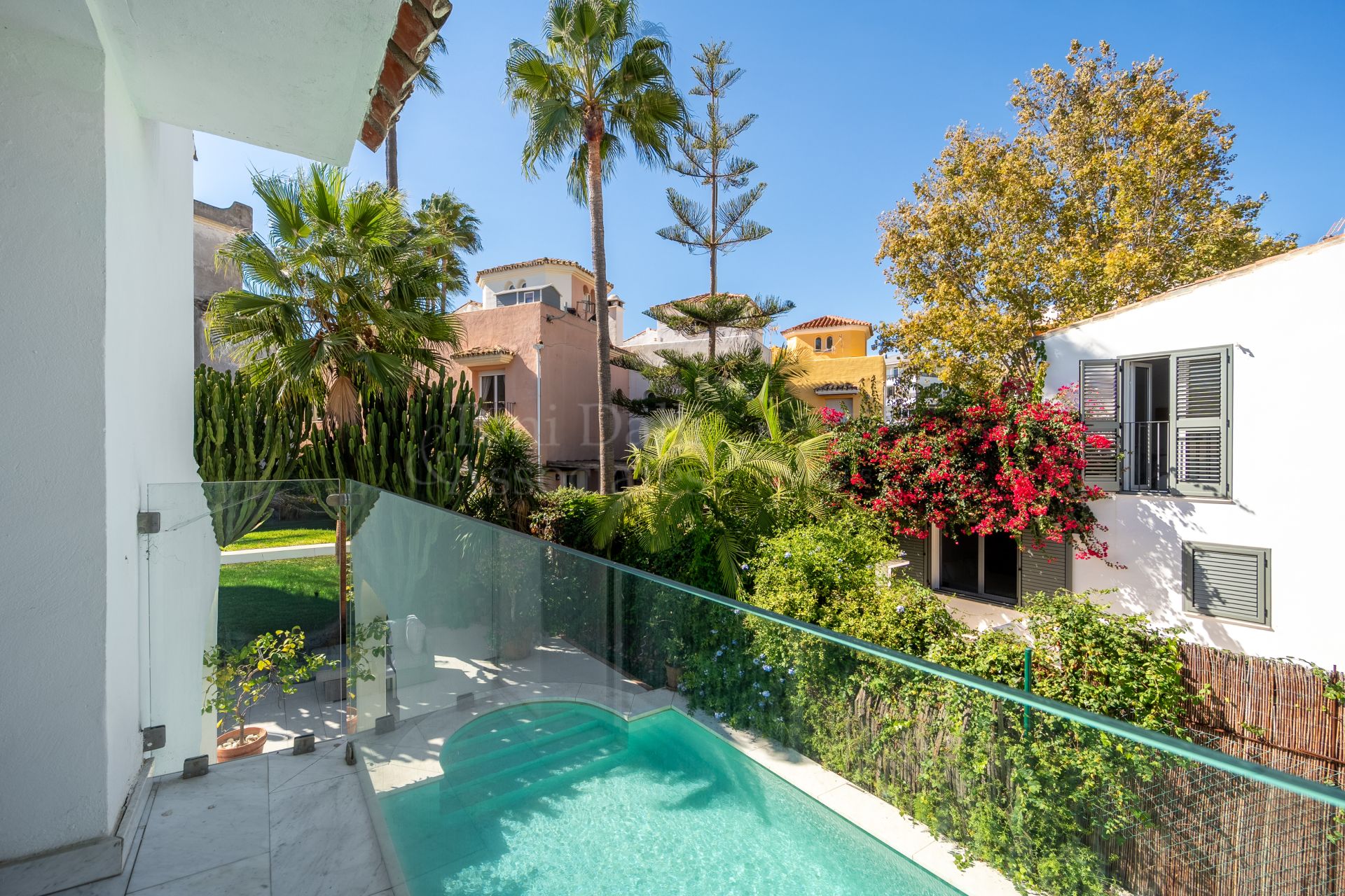 Semi Detached Villa in Rio Verde Playa, Marbella