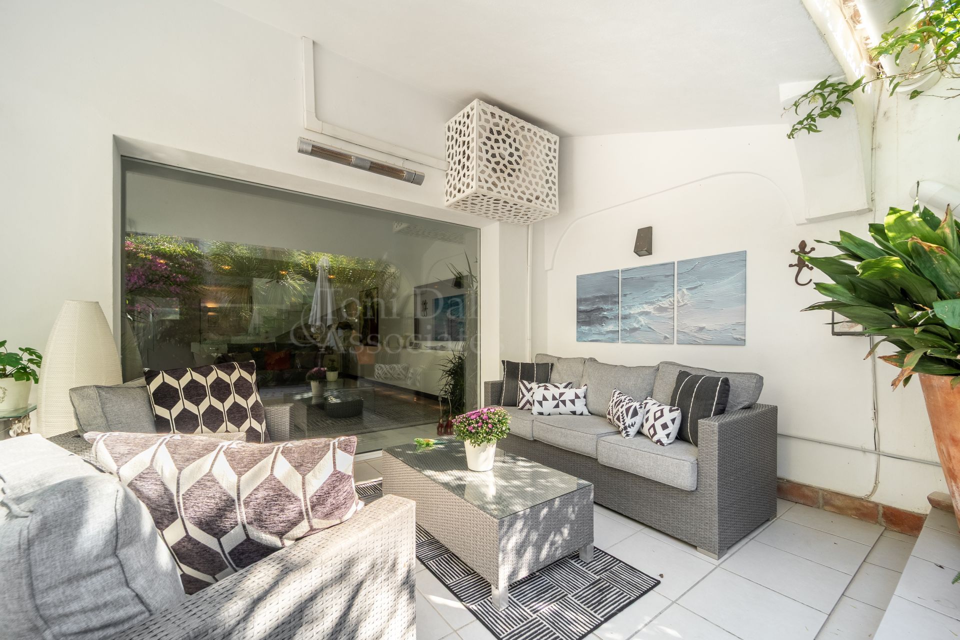 Semi Detached Villa in Rio Verde Playa, Marbella