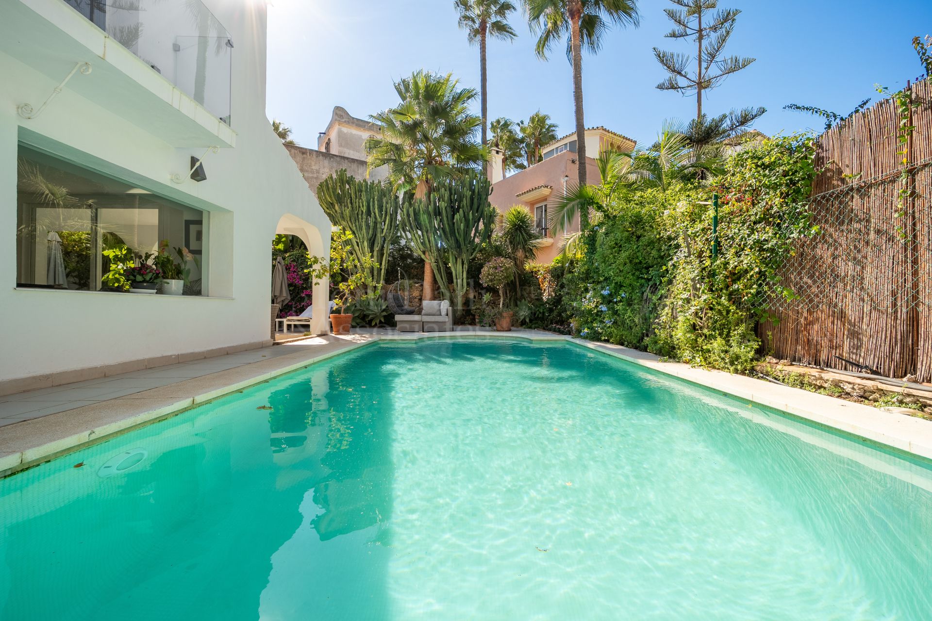Semi Detached Villa in Rio Verde Playa, Marbella