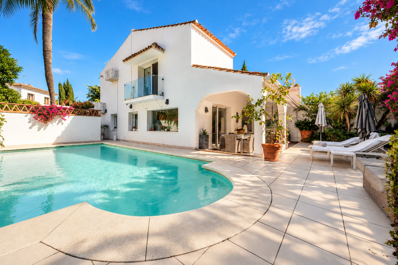 Semi Detached Villa in Rio Verde Playa, Marbella