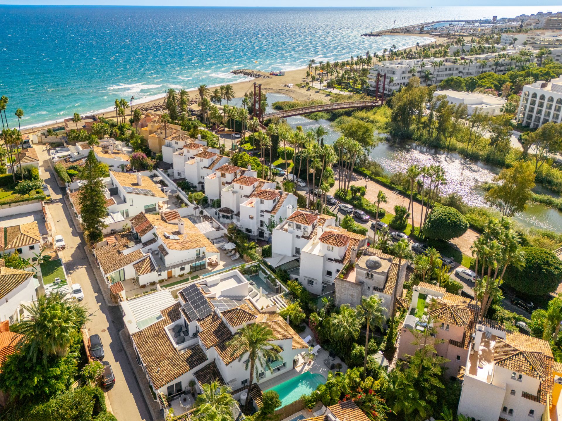 Semi Detached Villa in Rio Verde Playa, Marbella