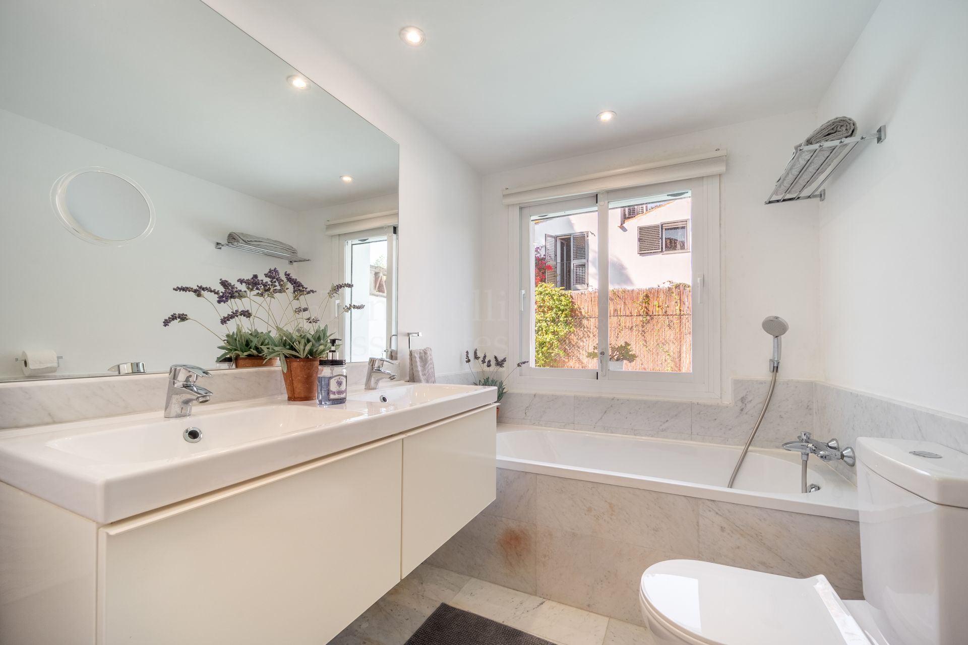 Semi Detached Villa in Rio Verde Playa, Marbella