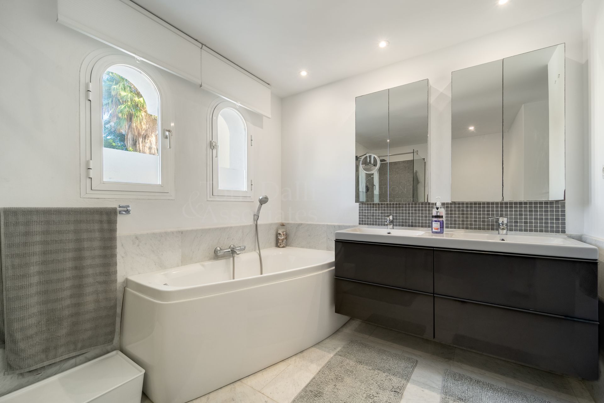 Semi Detached Villa in Rio Verde Playa, Marbella