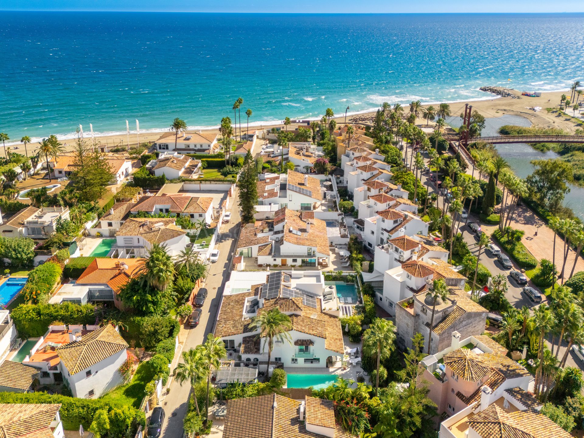 Semi Detached Villa in Rio Verde Playa, Marbella