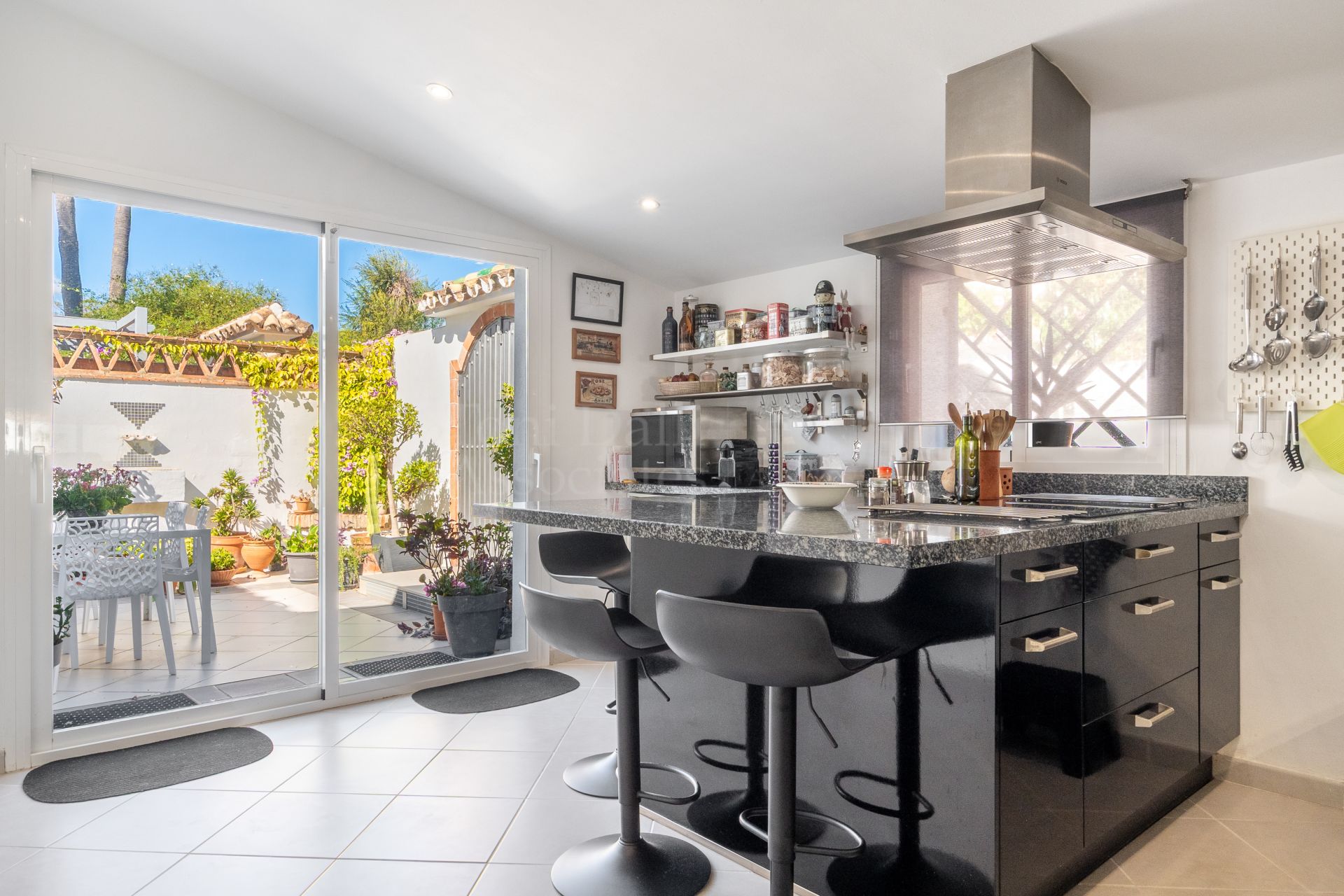 Semi Detached Villa in Rio Verde Playa, Marbella