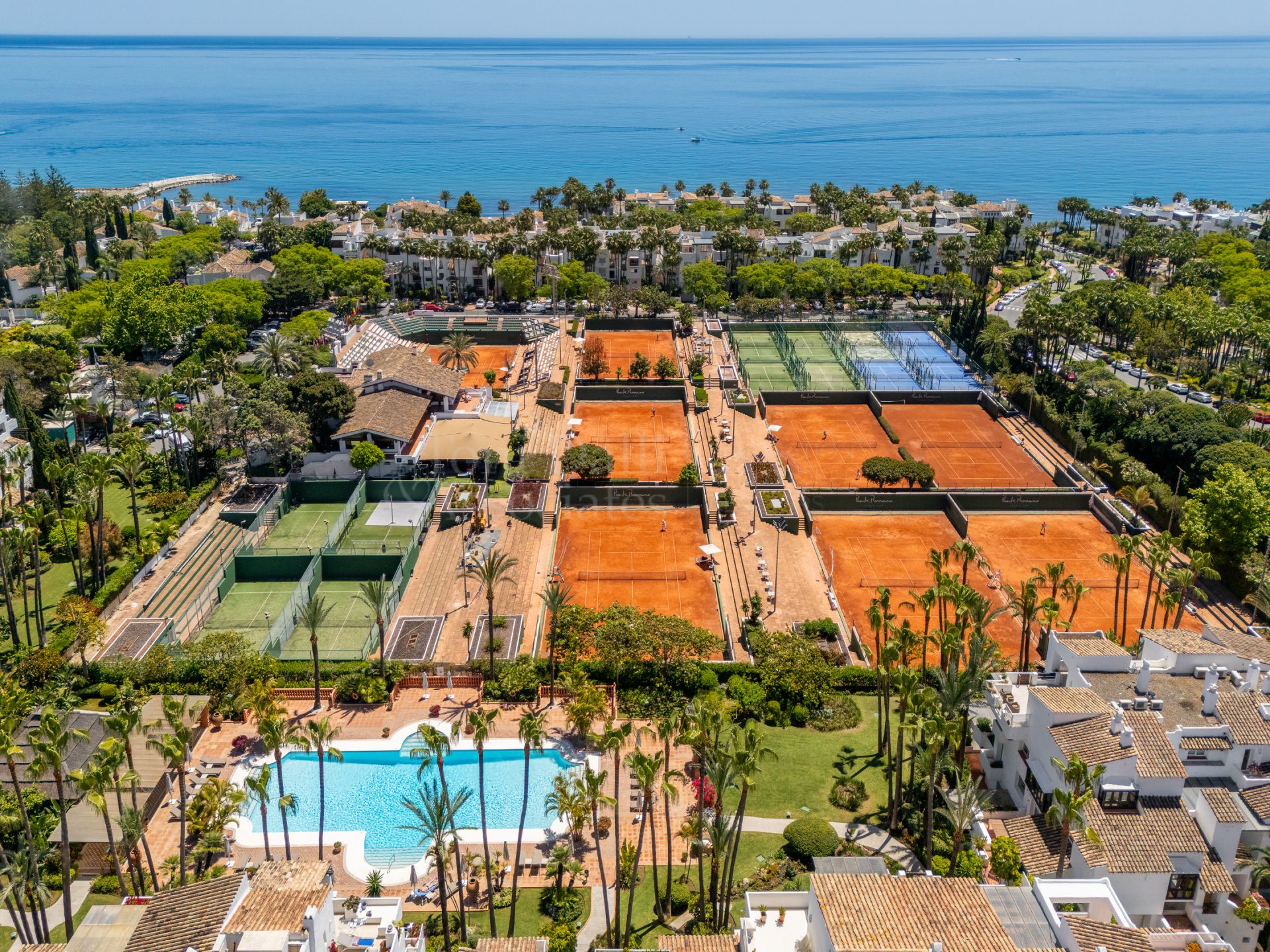 Apartment in Marina Puente Romano, Marbella