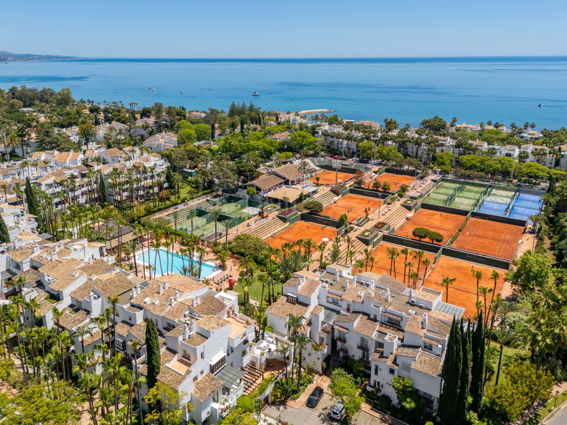 Apartment in Marina Puente Romano, Marbella