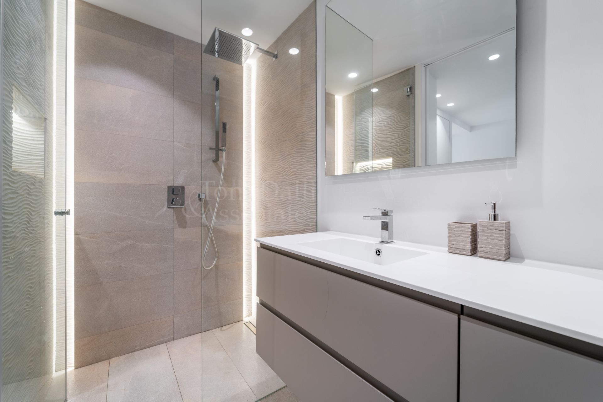Apartment in Marina Puente Romano, Marbella
