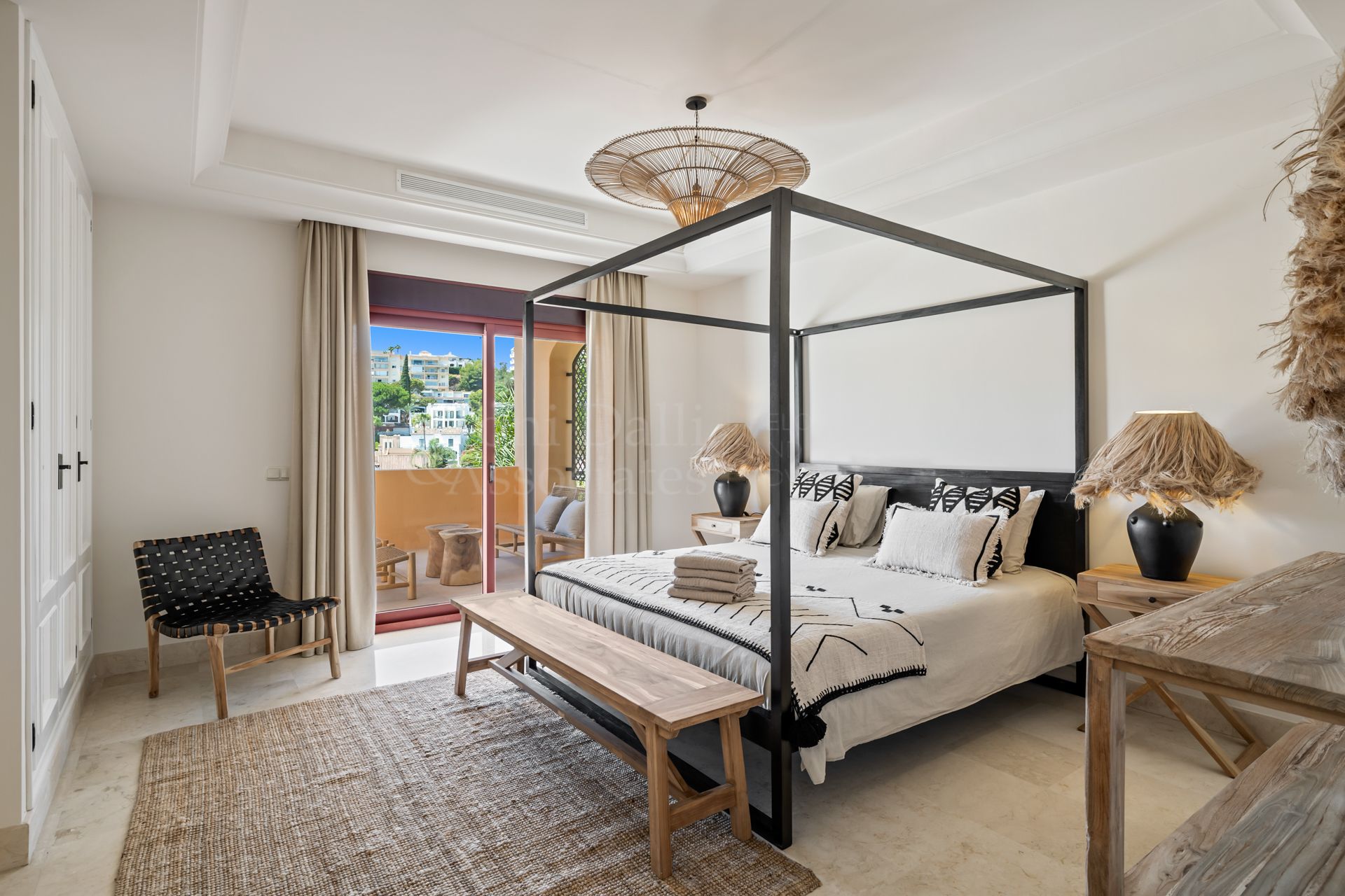 Villa in La Alzambra, Marbella
