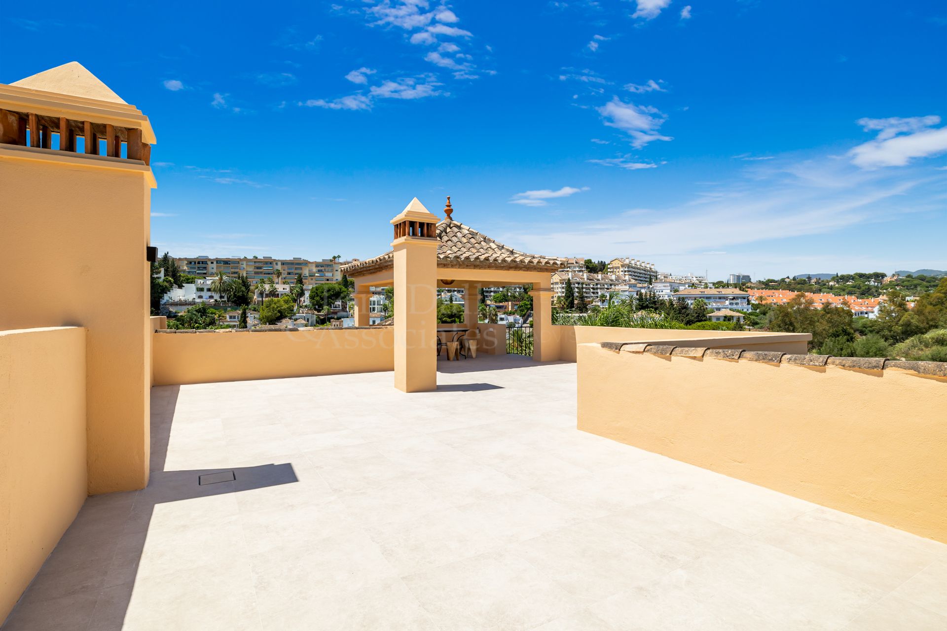 Villa in La Alzambra, Marbella