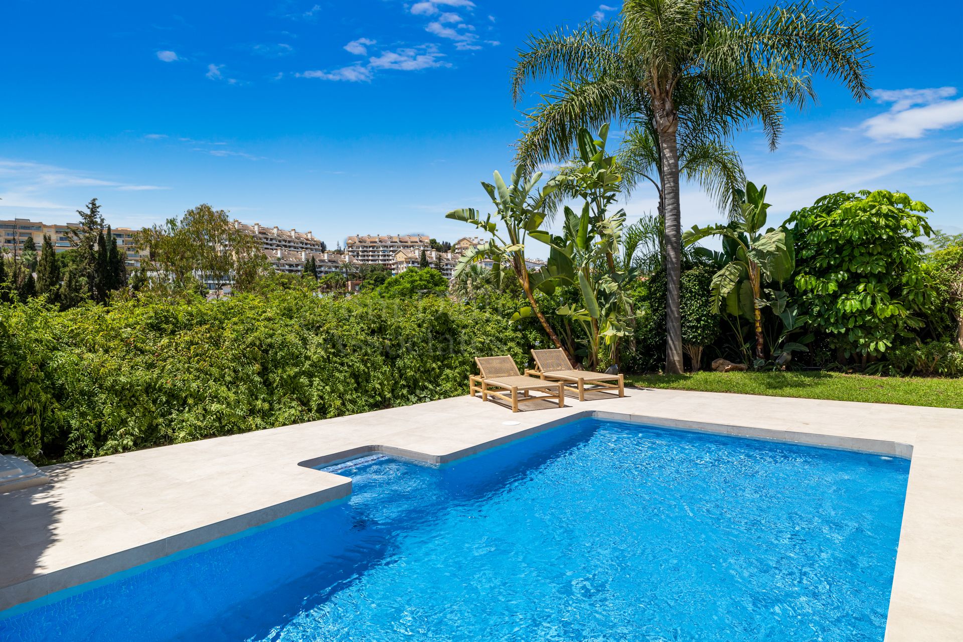 Villa in La Alzambra, Marbella