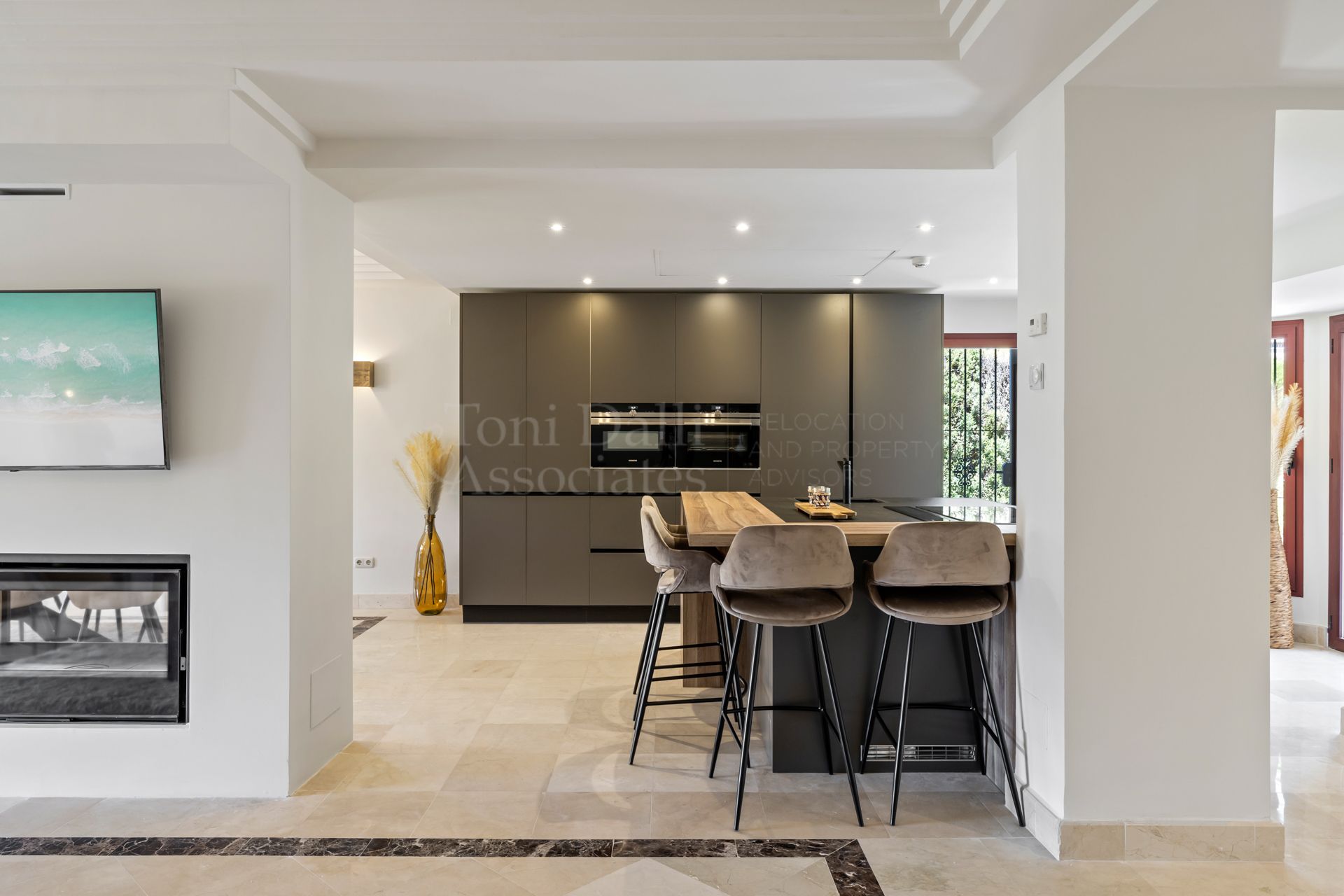 Villa in La Alzambra, Marbella