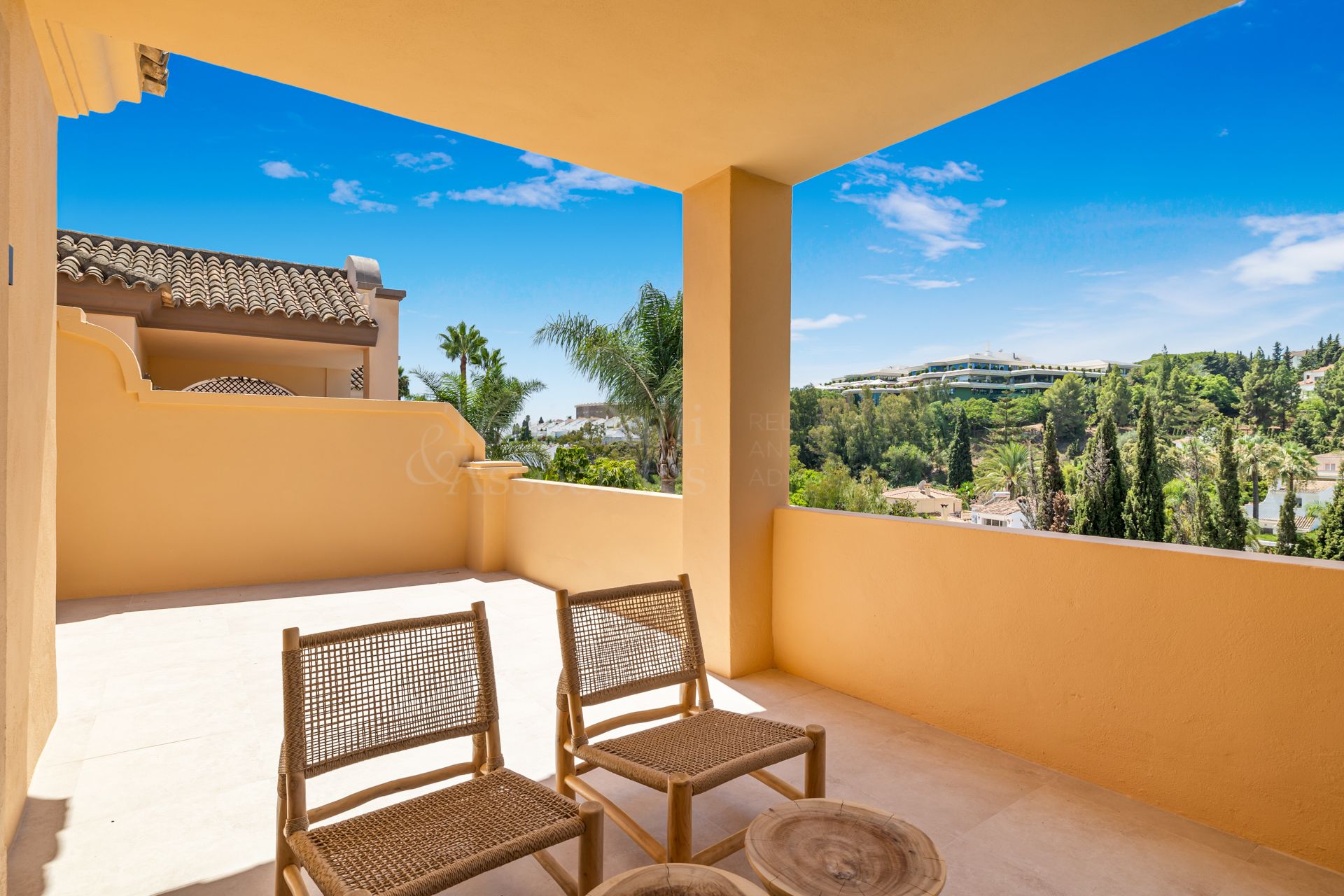 Villa in La Alzambra, Marbella