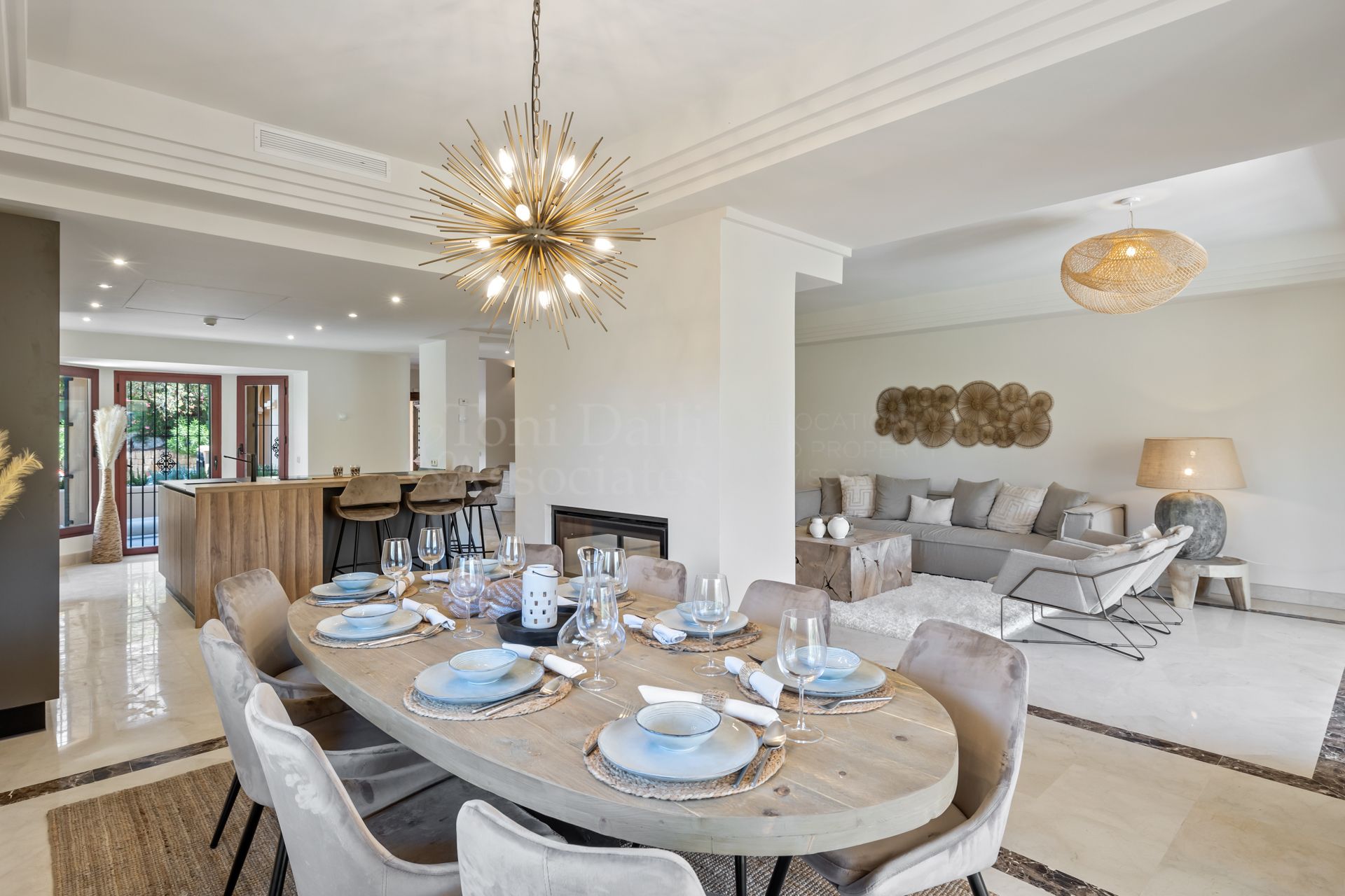 Villa in La Alzambra, Marbella