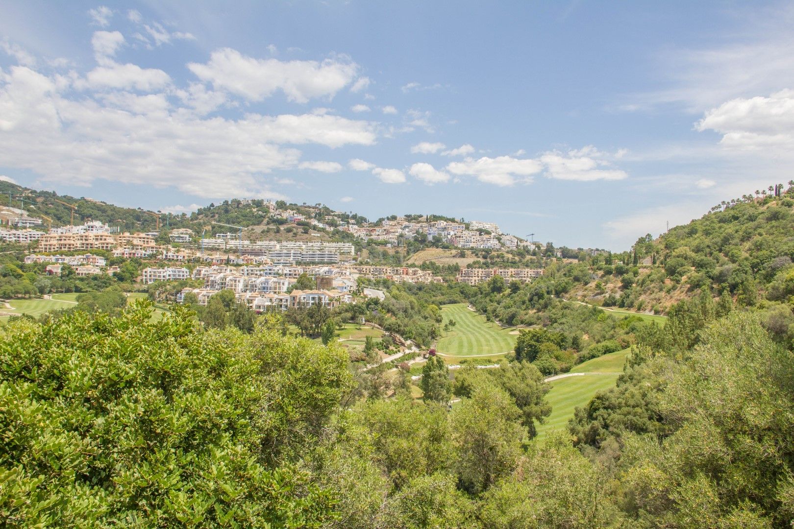 Plot in Puerto del Almendro, Benahavis