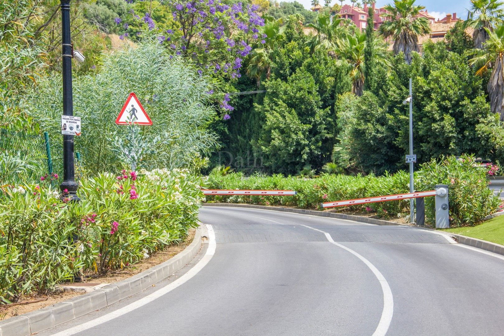 Plot in Puerto del Almendro, Benahavis
