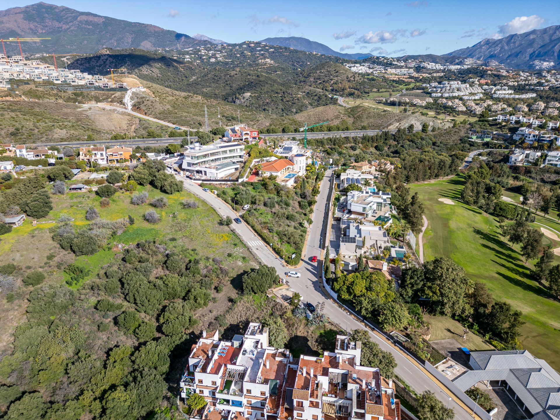 Plot in La Alqueria, Benahavis