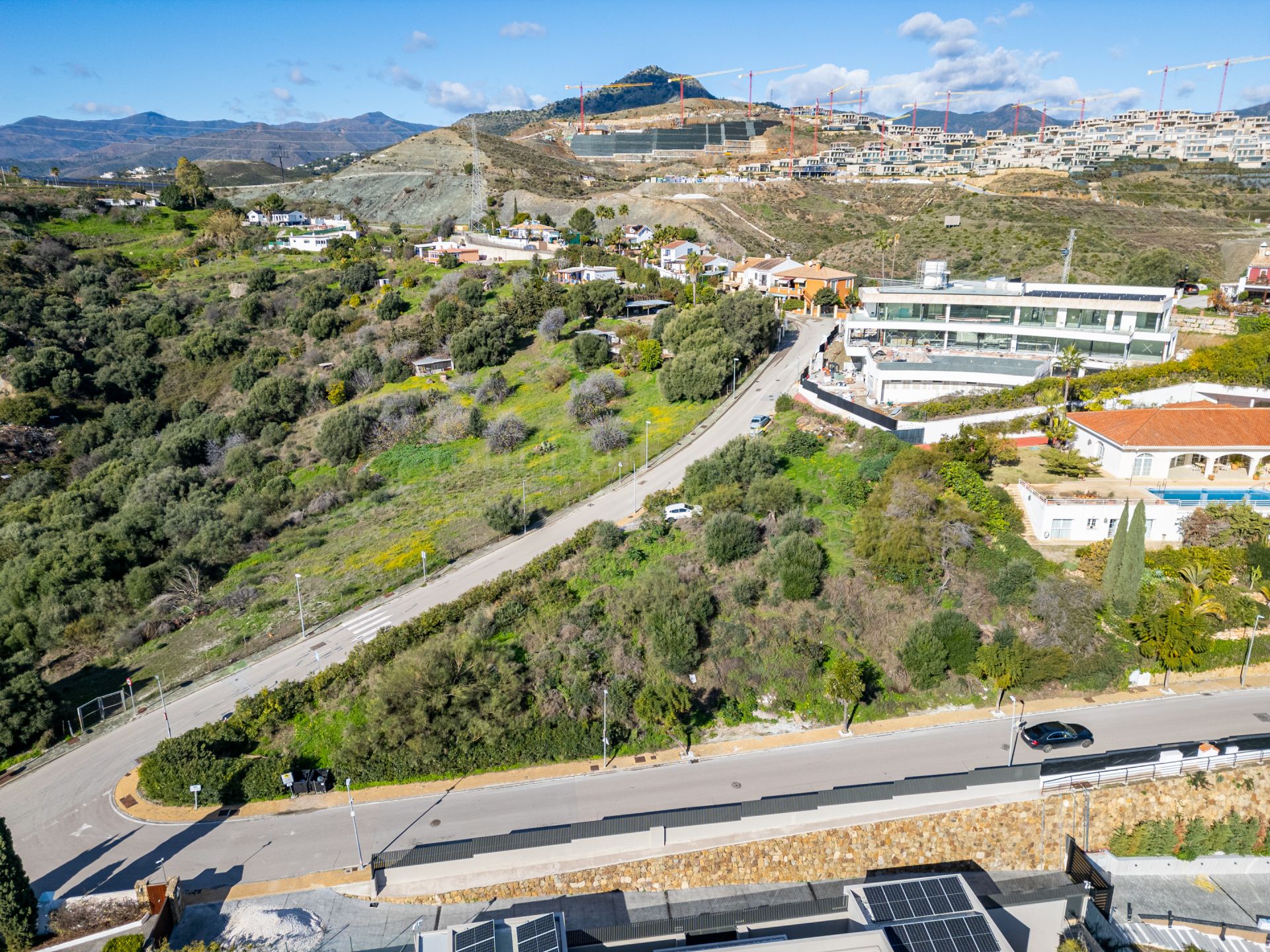 Plot in La Alqueria, Benahavis