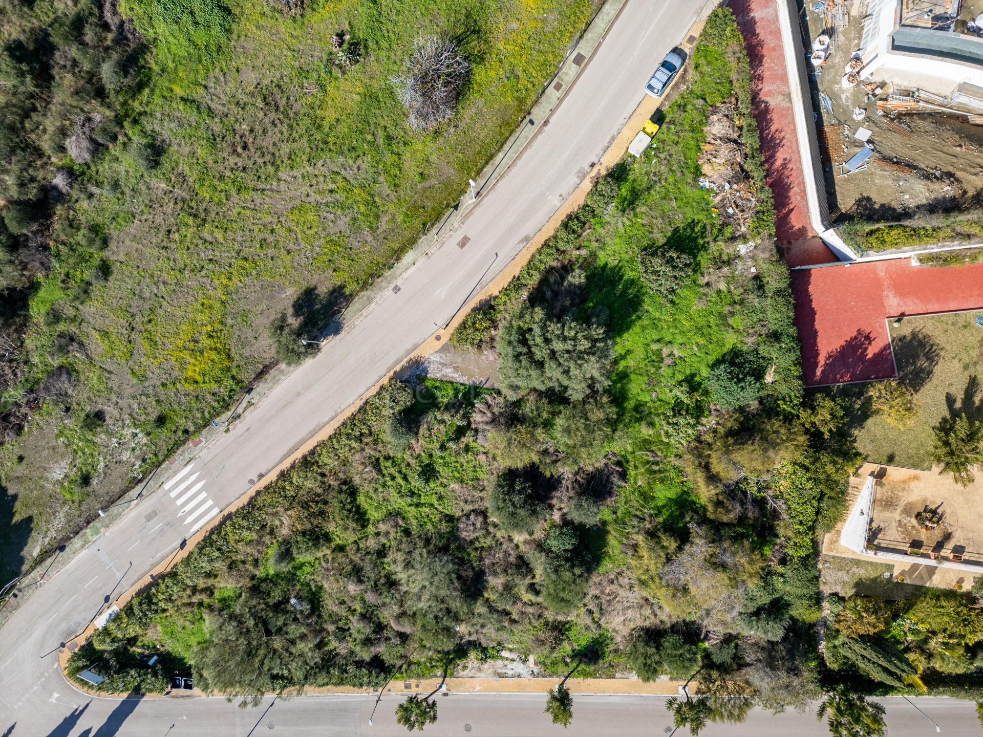 Plot in La Alqueria, Benahavis