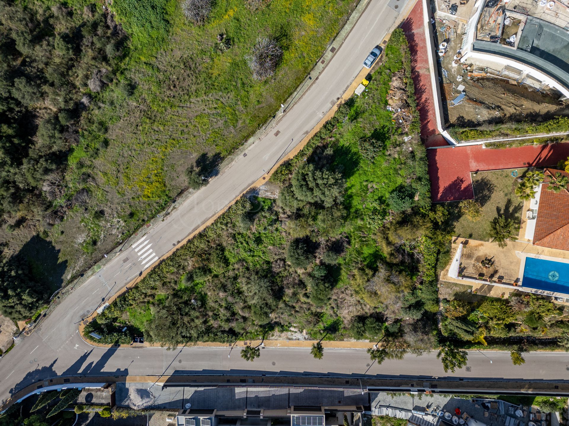 Plot in La Alqueria, Benahavis