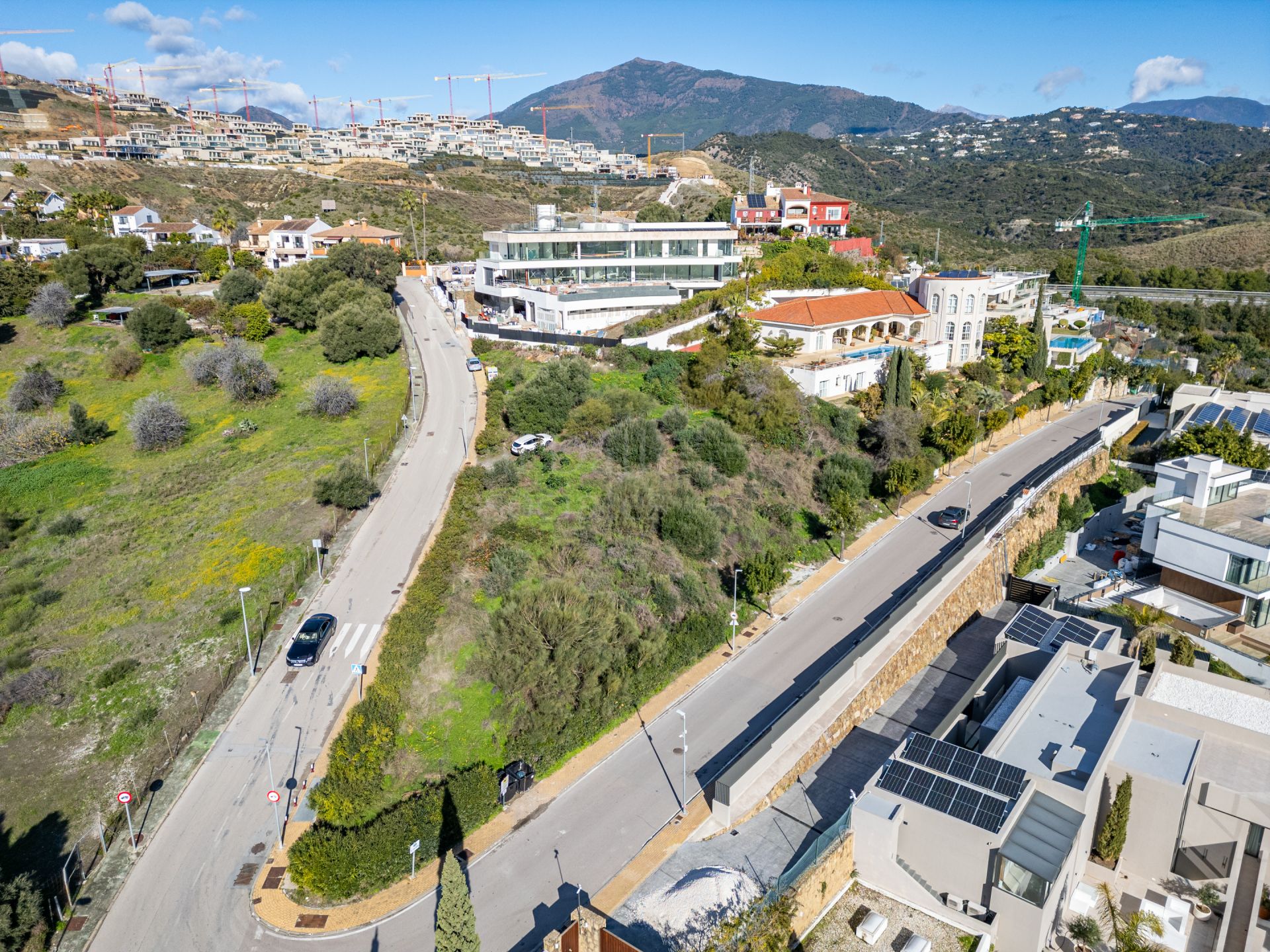 Plot in La Alqueria, Benahavis