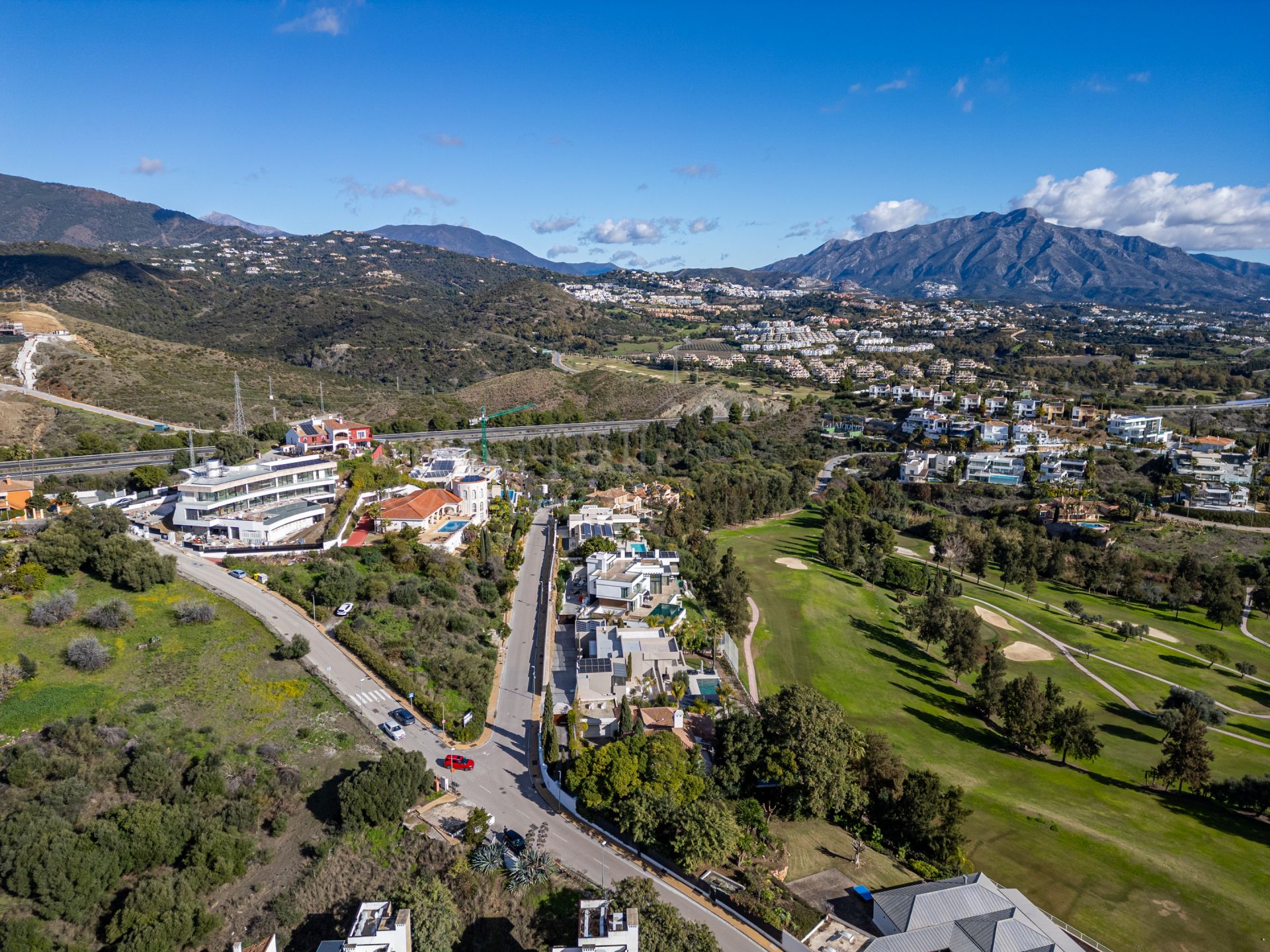 Plot in La Alqueria, Benahavis