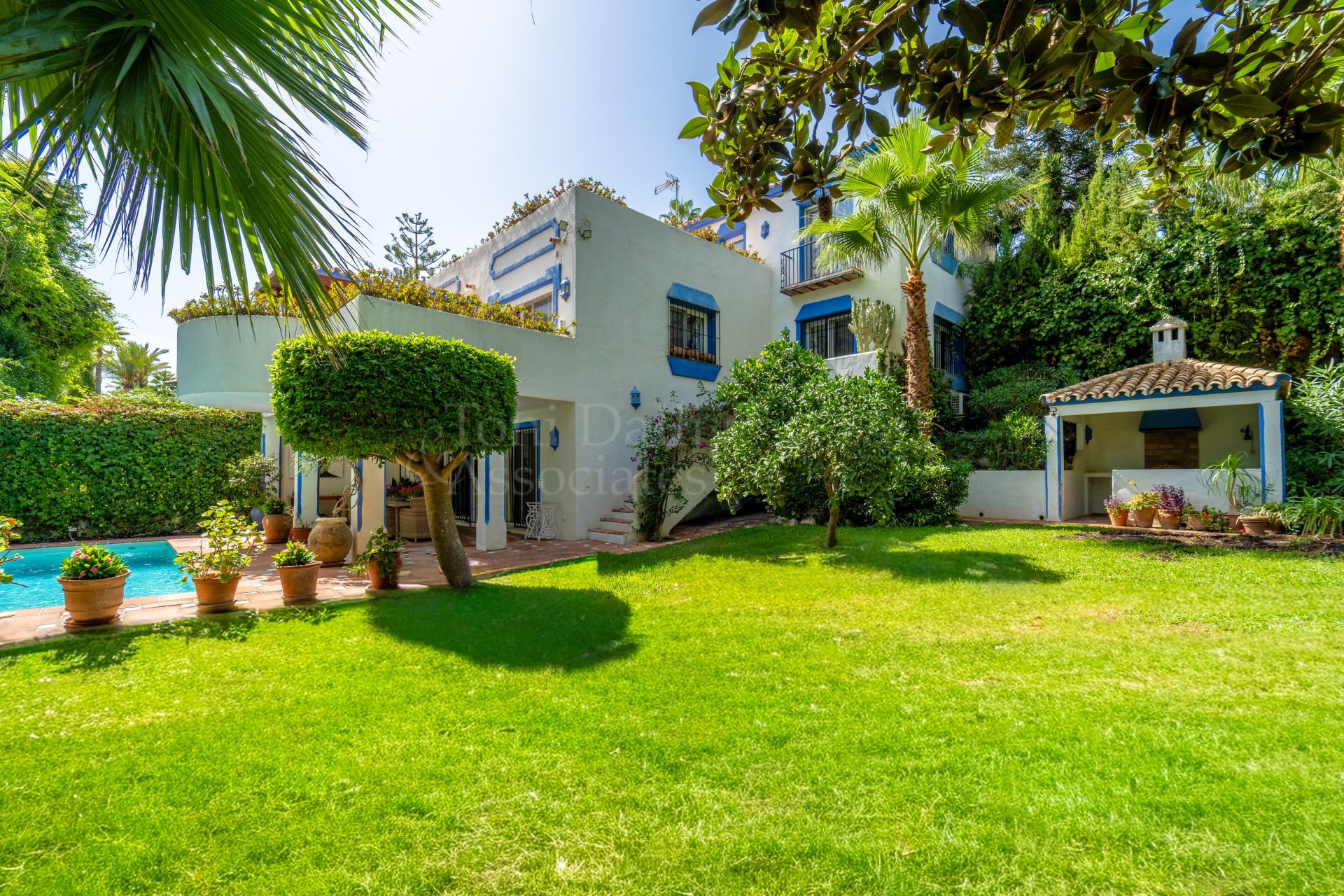 Semi Detached Villa in Marbella Hill Club, Marbella