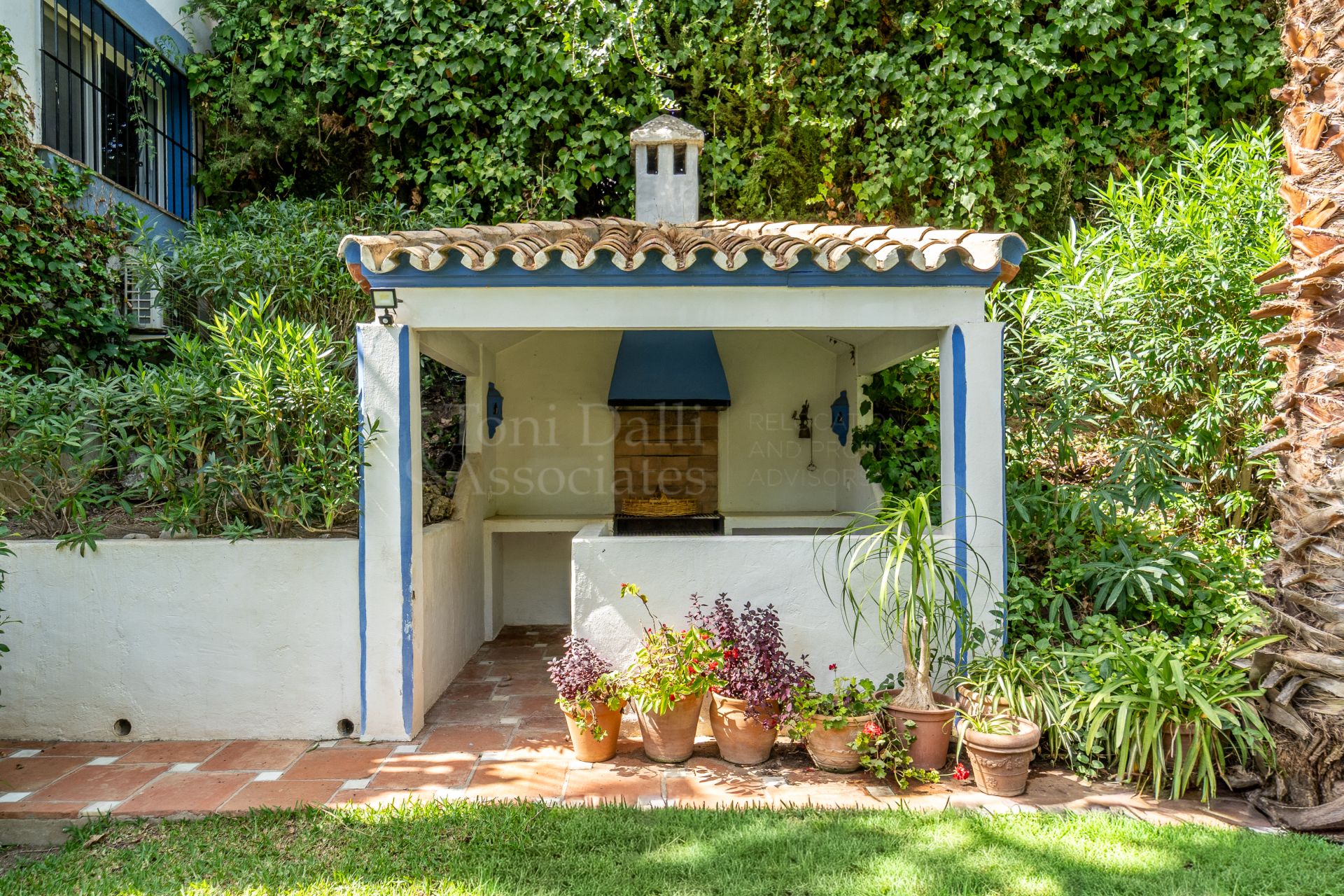 Semi Detached Villa in Marbella Hill Club, Marbella
