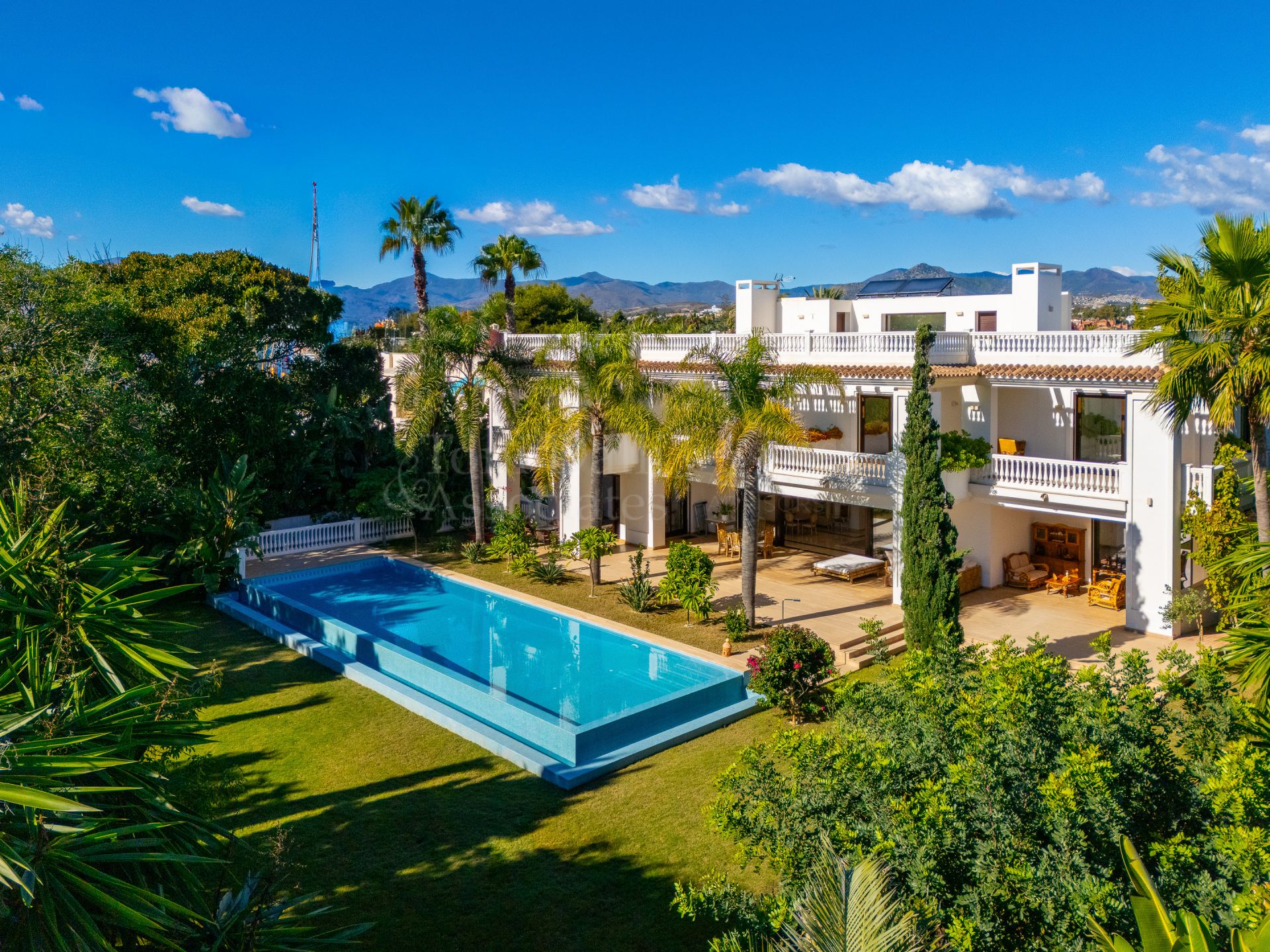 Villa in Casasola, Estepona