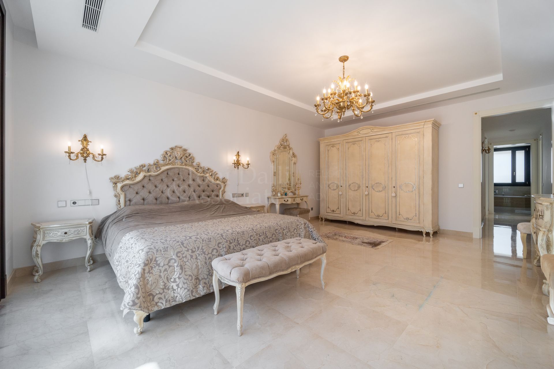 Villa in Casasola, Estepona