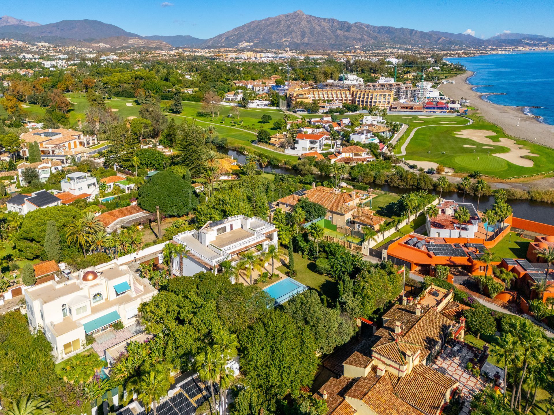 Villa in Casasola, Estepona