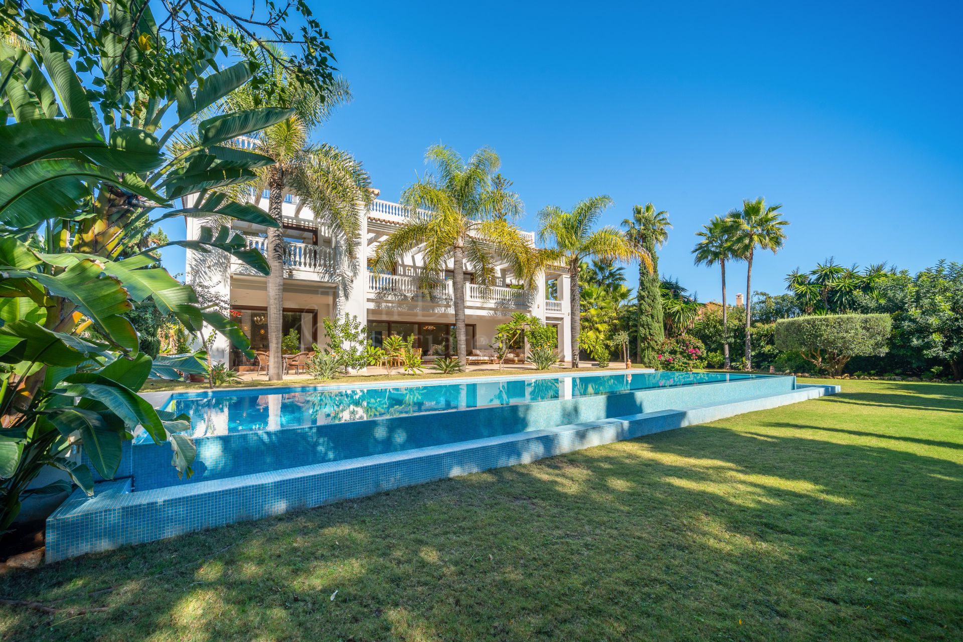 Villa in Casasola, Estepona