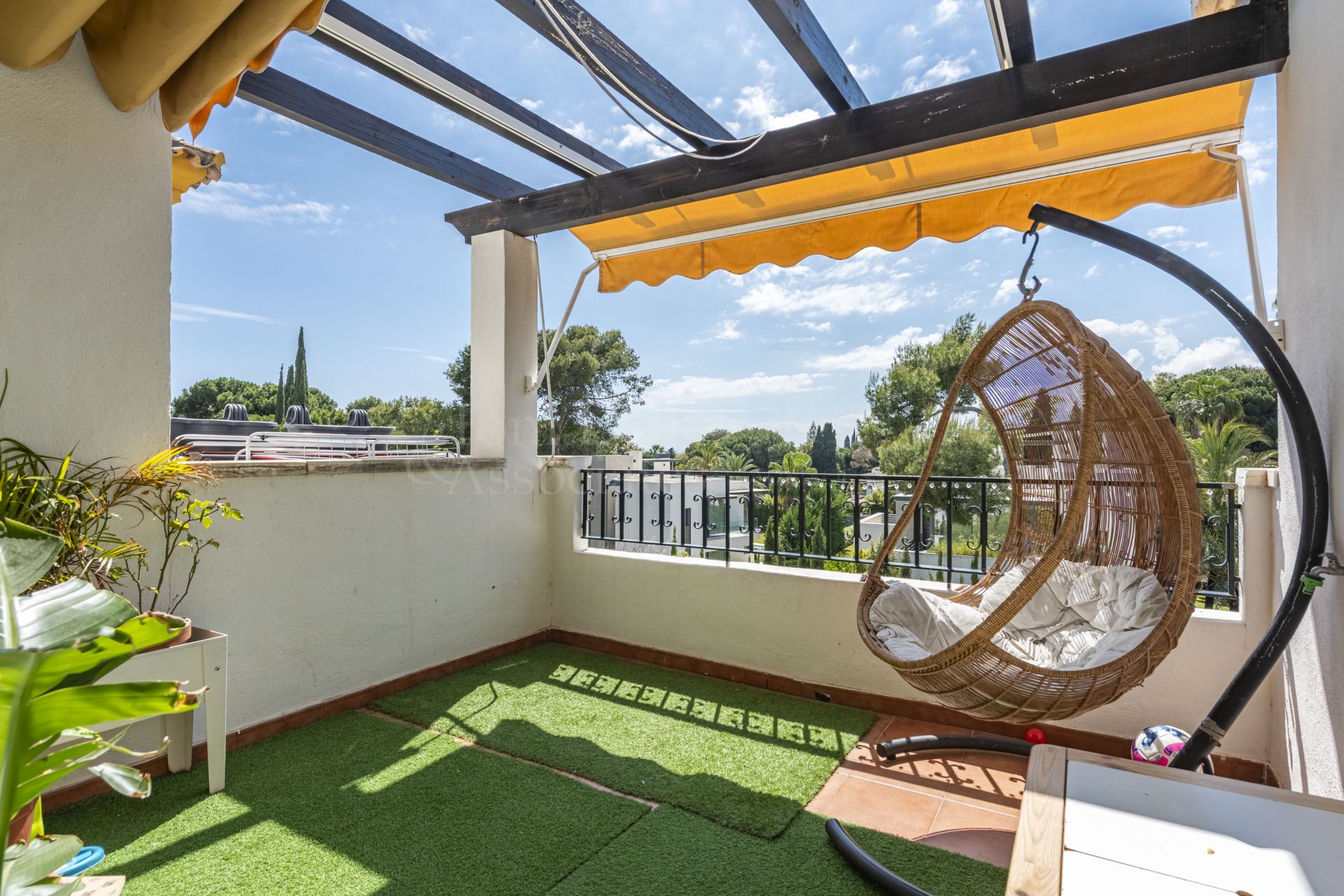 Duplex Penthouse in Los Pinos de Nagüeles, Marbella