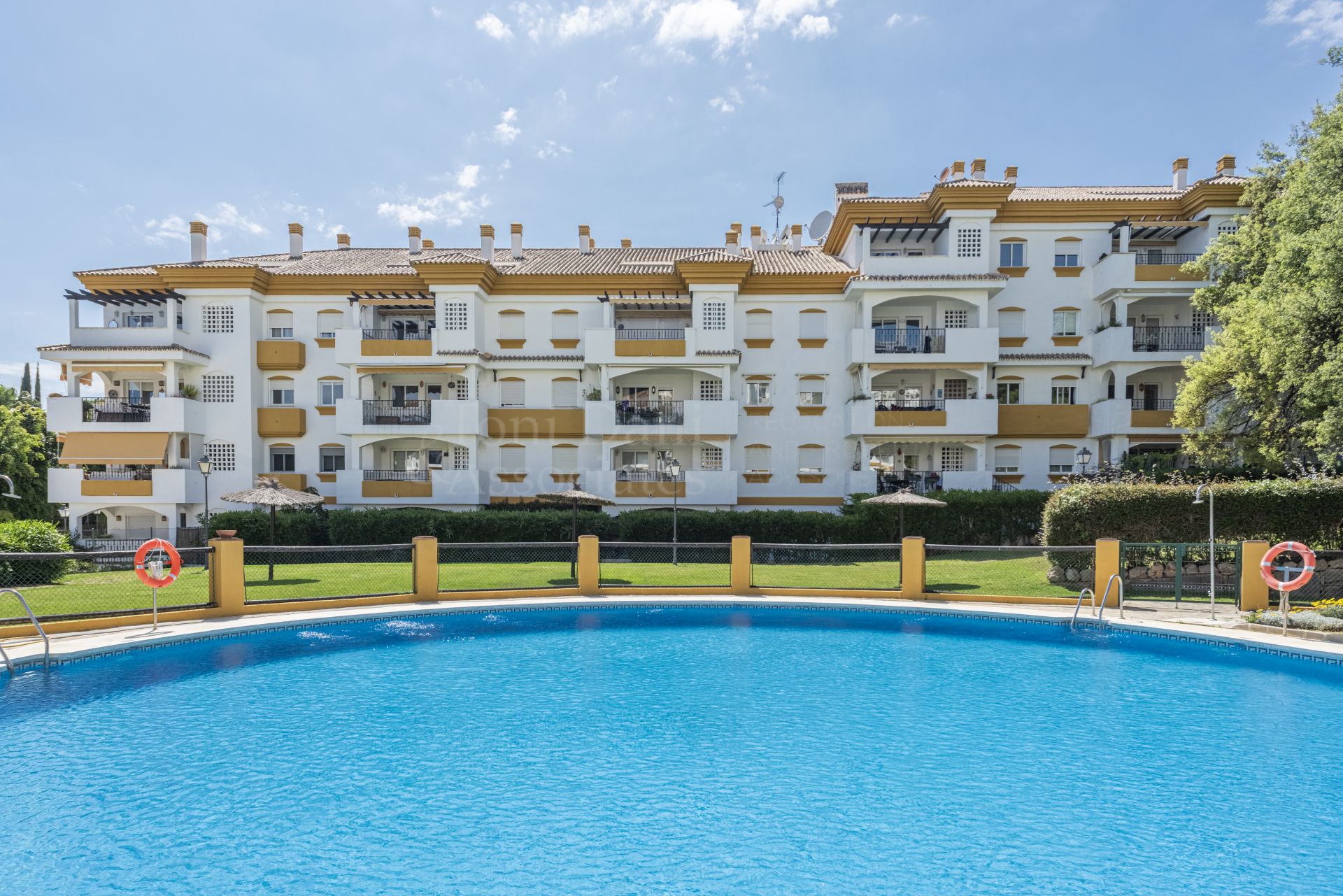 Duplex Penthouse in Los Pinos de Nagüeles, Marbella