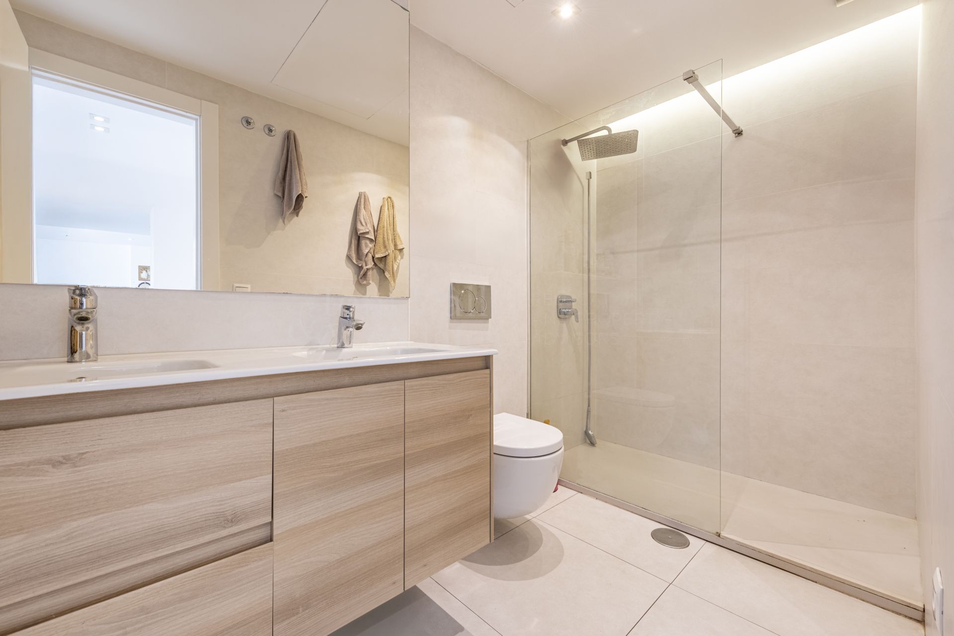 Duplex Penthouse in Los Pinos de Nagüeles, Marbella