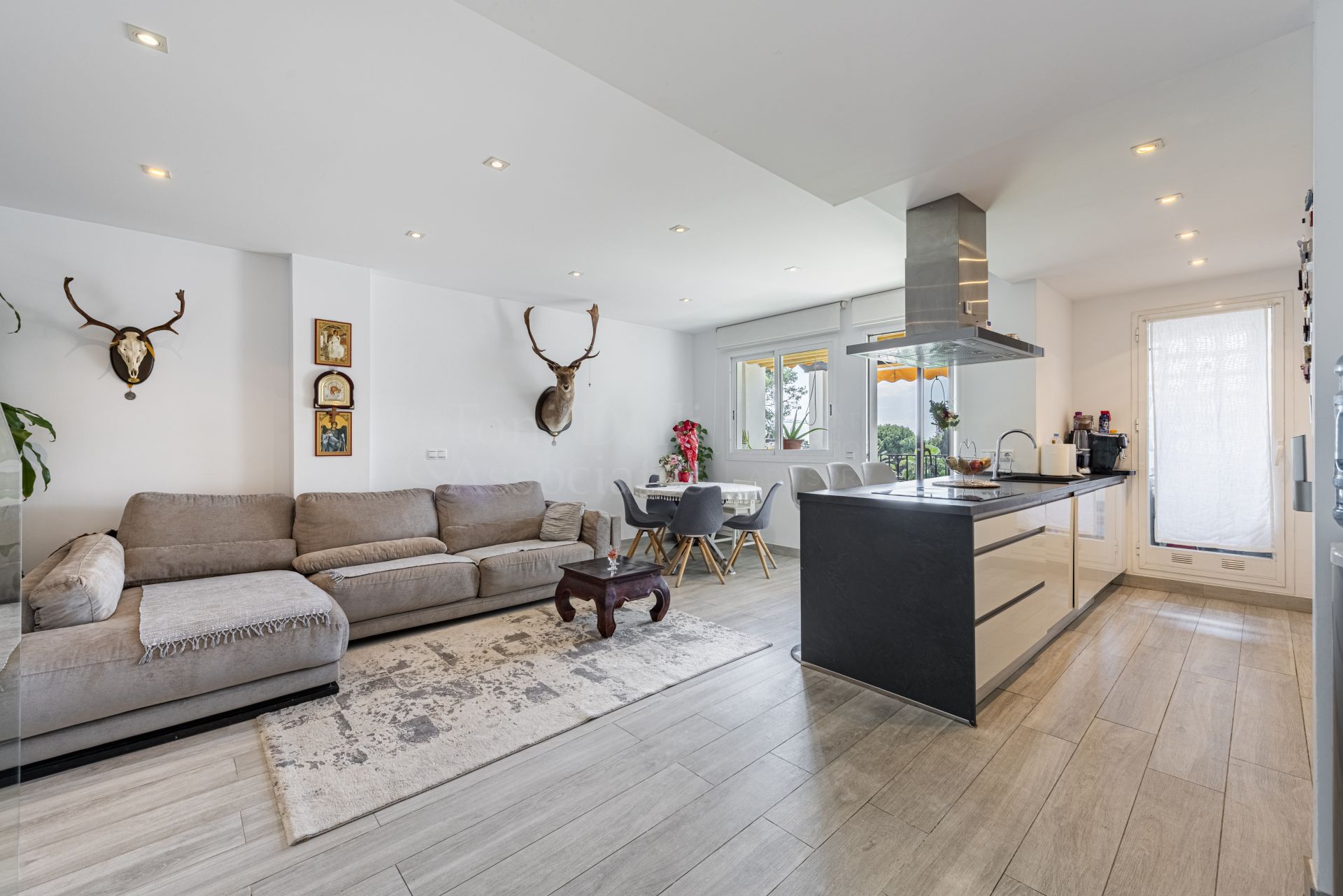 Duplex Penthouse in Los Pinos de Nagüeles, Marbella