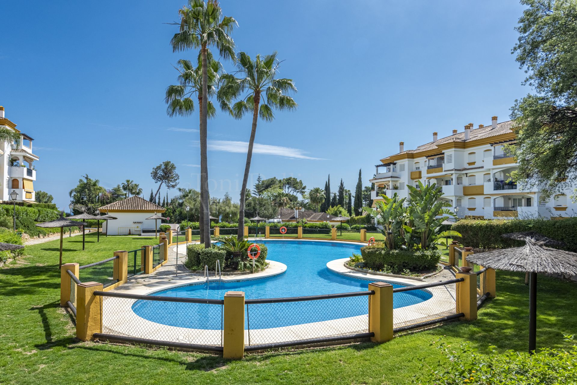 Duplex Penthouse in Los Pinos de Nagüeles, Marbella